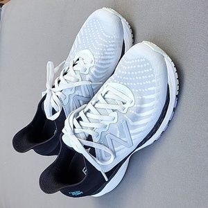 New Balance Fresh Foam 860v11, Camden Fog/Black, Women's Sz 8.5 D Wide